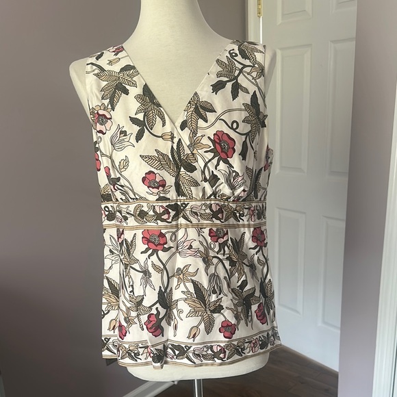Ann Taylor Floral V-Neck Sleeveless Top - Picture 1 of 5